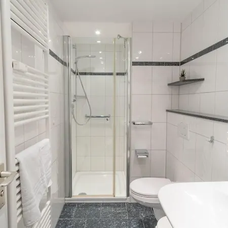 Gemutliches Inkl Pool, Sauna & Strandkorb